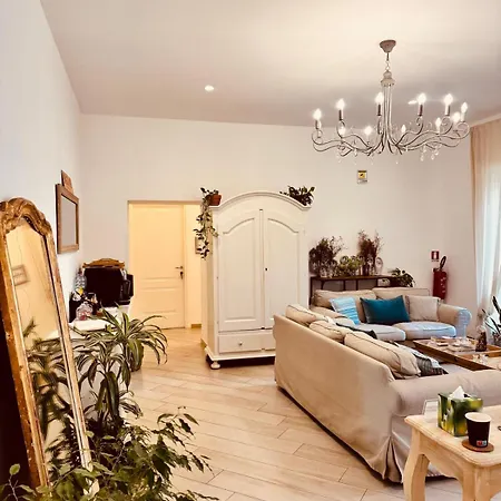 ゲストハウス Palazzo Spasiano - Center 4*